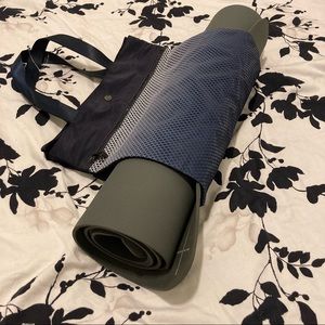 BRAND NEW Blue Athleta Yoga Mat Tote Bag w/ Magnetic Closures